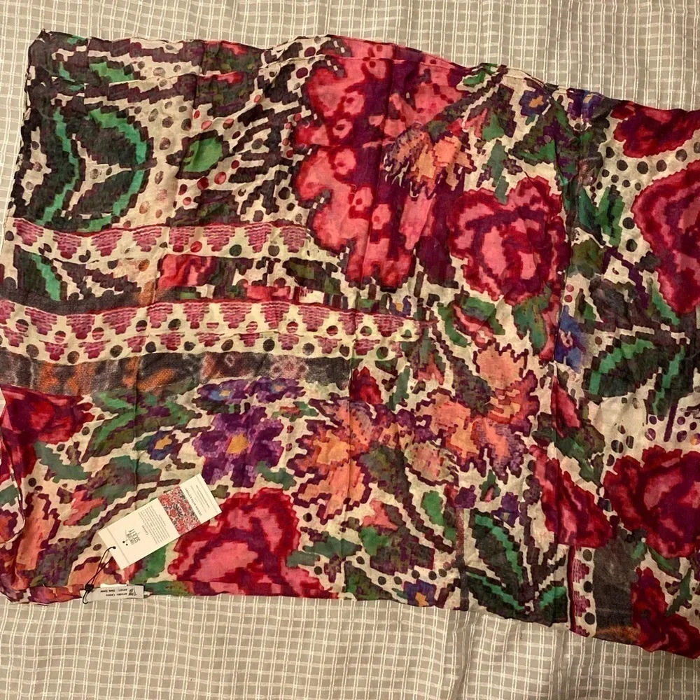 Front Row Society Oblong Digital Floral Pink/Rose Scarf 28” x 80” (FW)